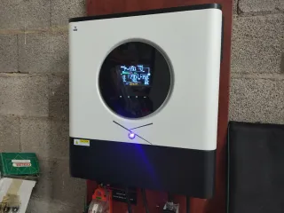 Panel Solar 580W, inversor11kw, baterías y generad