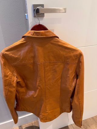 Chaqueta de cuero Massimo Dutti marrón