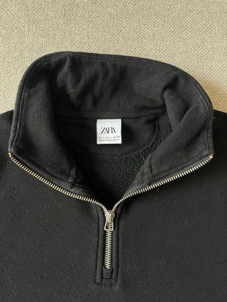 Sudadera Zara cremallera alta negra