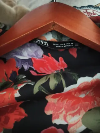 Vestido Zara flores manga larga