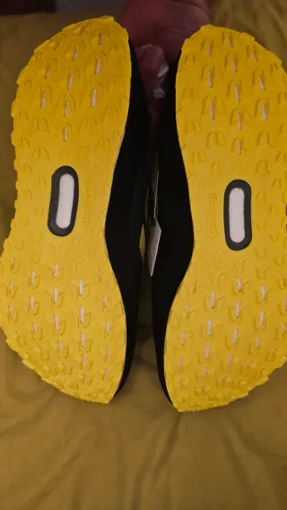 Adidas ultraboost 5 gtx negras y amarillas