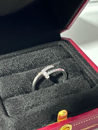 Anillo cartier clou Plateados
