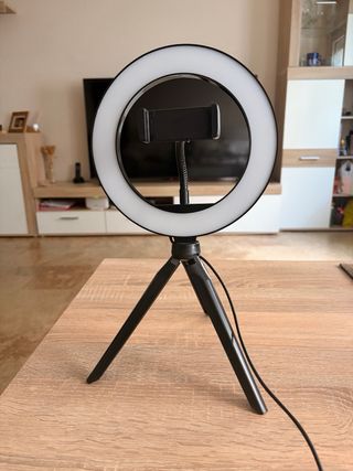 Aro de luz con 2 trípodes