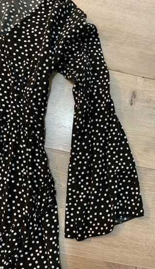 Vestido corto volantes topos