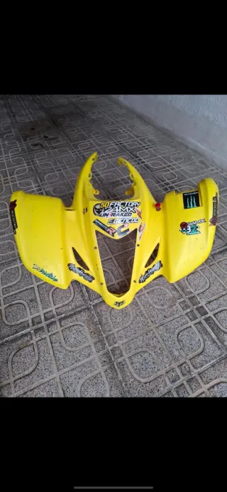 Plásticos Suzuki LTZ Amarillos
