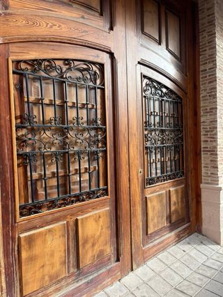 Puerta doble madera restaurada