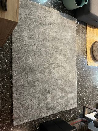 Alfombra gris pelo corto 133x195 cm