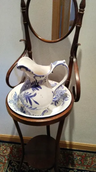 Lavabo Antiguo con Jarra y Plato