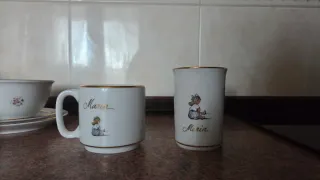 Vajilla con el nombre María de porcelana