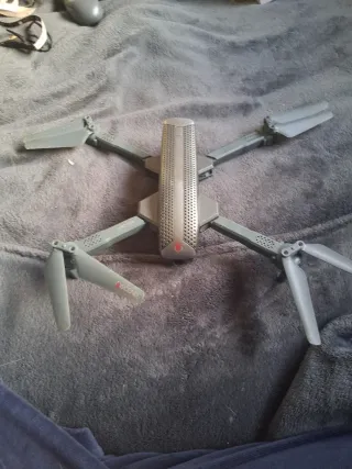 Dron Ascend gris y plateado