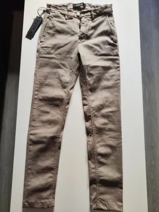 Pantalón chino marca Replay beige/gris