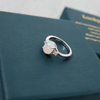 Anillo Plata Ópalo Ovalado y Circonitas