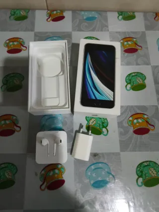 Cargador y Auriculares iPhone Apple