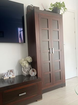 Mueble de madera maciza de calidad