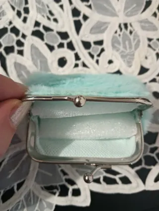 Portamonete verde acqua pelliccia sintetica Nuovo
