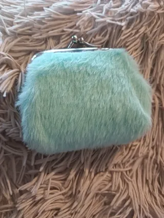 Portamonete verde acqua pelliccia sintetica Nuovo