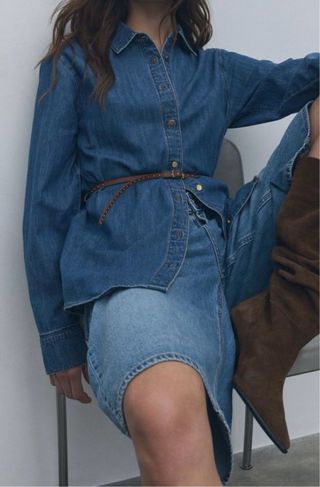 Camisa vaquera Stradivarius con cinturón