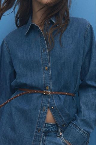 Camisa vaquera Stradivarius con cinturón