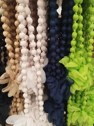 Collar largo bolas tela con flores Nueva temporada