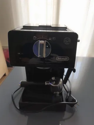 Cafetera DeLonghi Negra