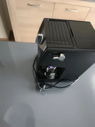 Cafetera DeLonghi Negra