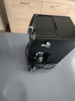 Cafetera DeLonghi Negra