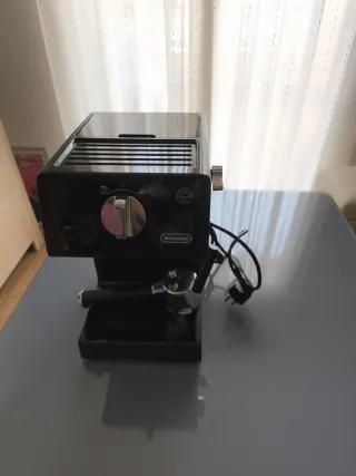 Cafetera DeLonghi Negra