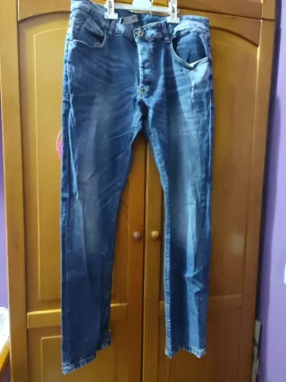 Pantalón vaquero hombre azul en perfecto estado