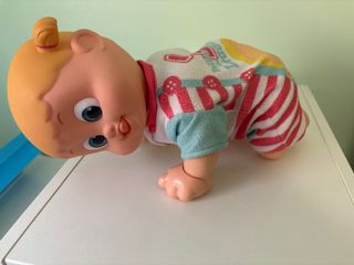 Muñeca Bouncin Babies gateando
