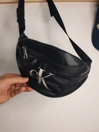 Riñonera Calvin Klein Jeans Negra