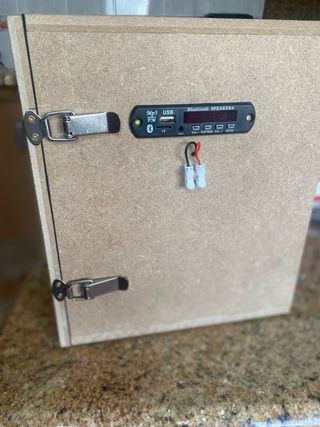 Cajón Educador con Amplificador