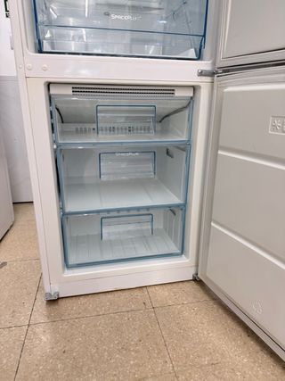 Nevera Electrolux 185x60 con garantía