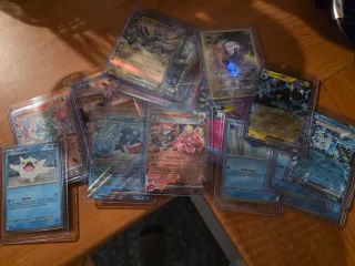 Carte e accessori Pokemon