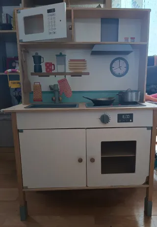 Cocina de juguete de madera