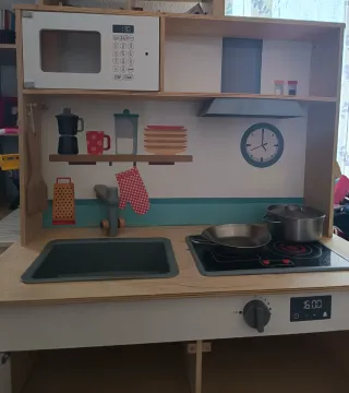 Cocina de juguete de madera