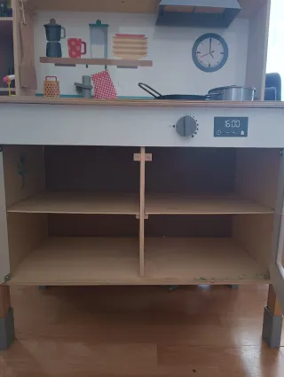 Cocina de juguete de madera