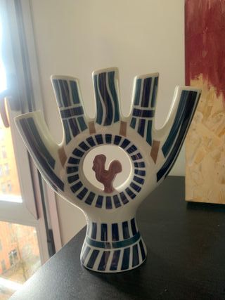 Candelabro de cerámica con gallo sagrados