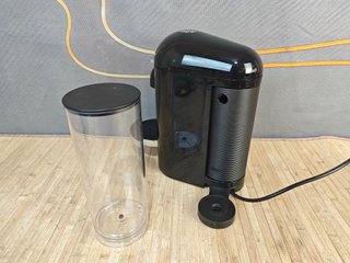 Krups YY2779FD Independiente Totalmente automática