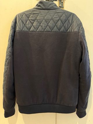 Chaqueta Zara azul marino acolchada