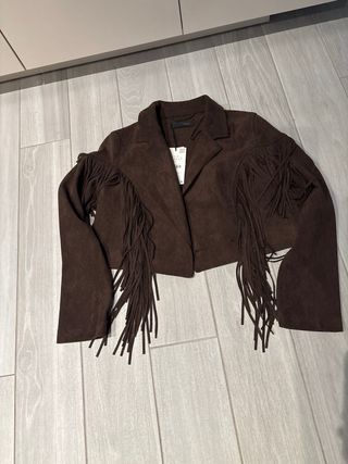 Chaqueta corta ante marrón con flecos