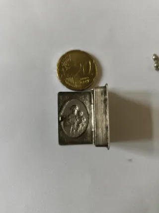 Guardapelo relicario rosario con San José