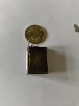 Guardapelo relicario rosario con San José