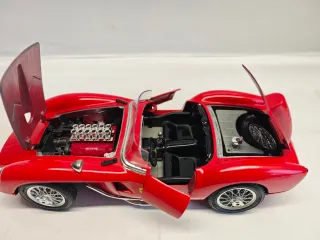 Ferrari 250 Testa Rossa Bburago 1:18