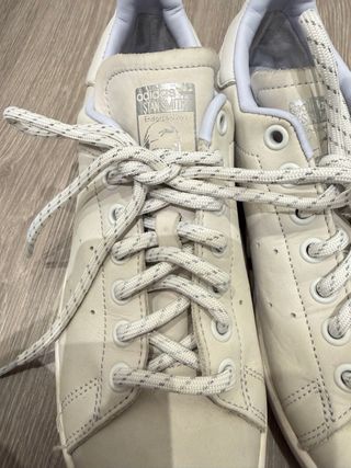 Zapatillas Adidas Stan Smith grises y blancas