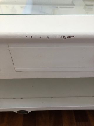 Mesa de madera maciza con tiradores Zara Home