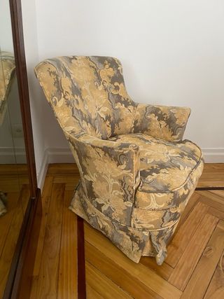 Butaca antigua tela beige y gris