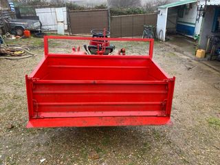 Cajón basculante para tractor