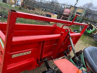 Cajón basculante para tractor