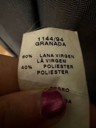 Traje de chaqueta y pantalón gris talla L