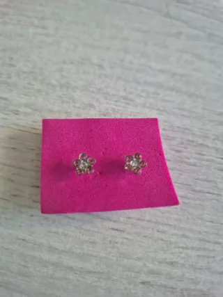 Pendientes flor con brillantitos